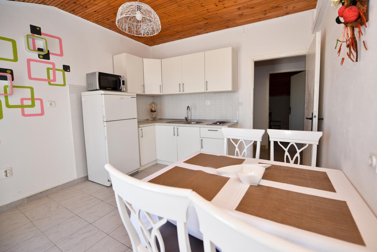 Apartments Miki 2 Novalja Eksteriør billede