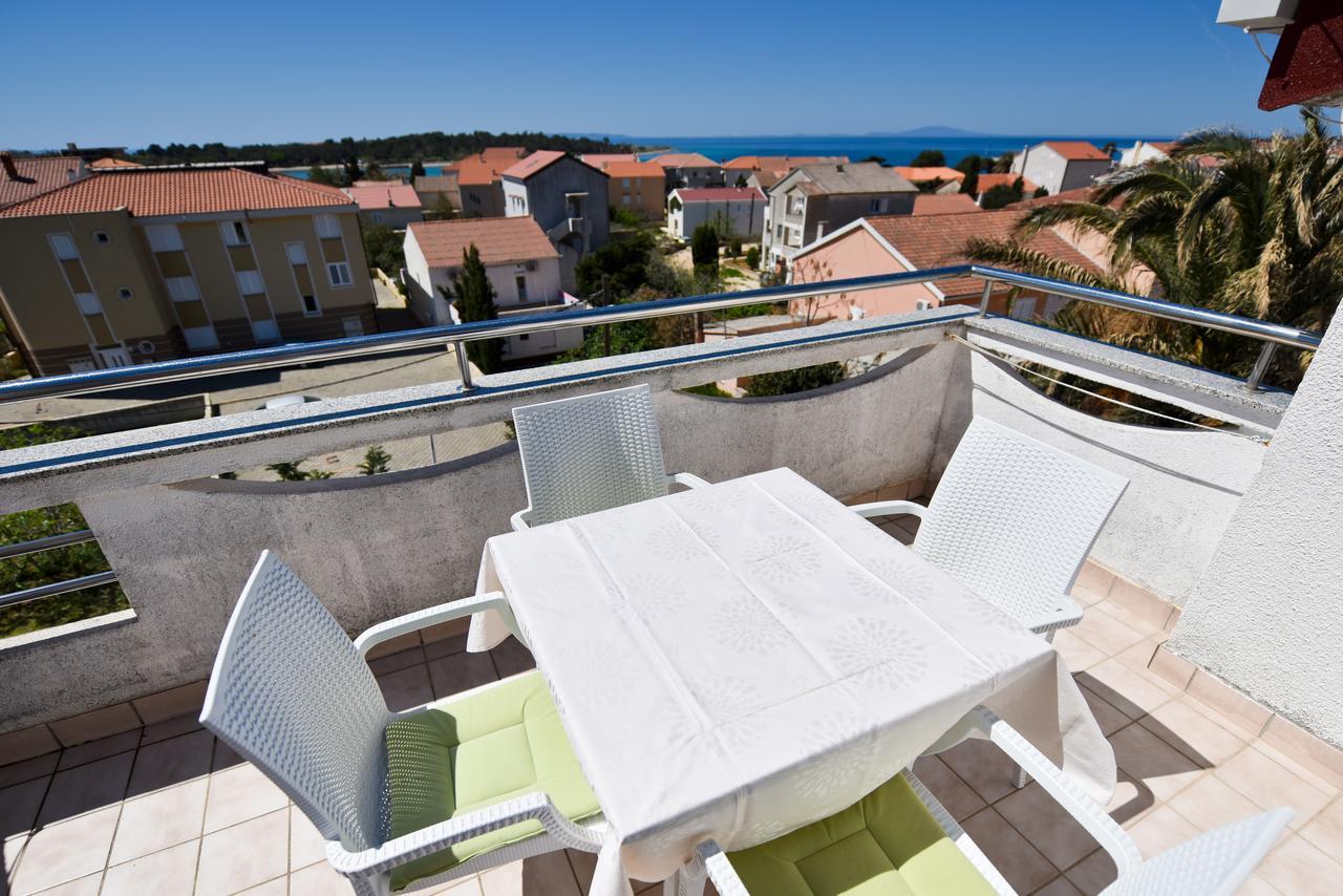 Apartments Miki 2 Novalja Eksteriør billede