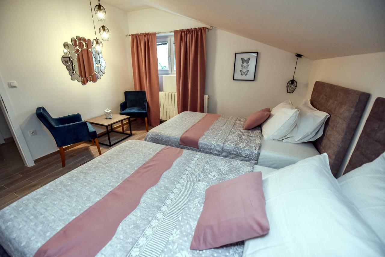 Apartments Miki 2 Novalja Eksteriør billede