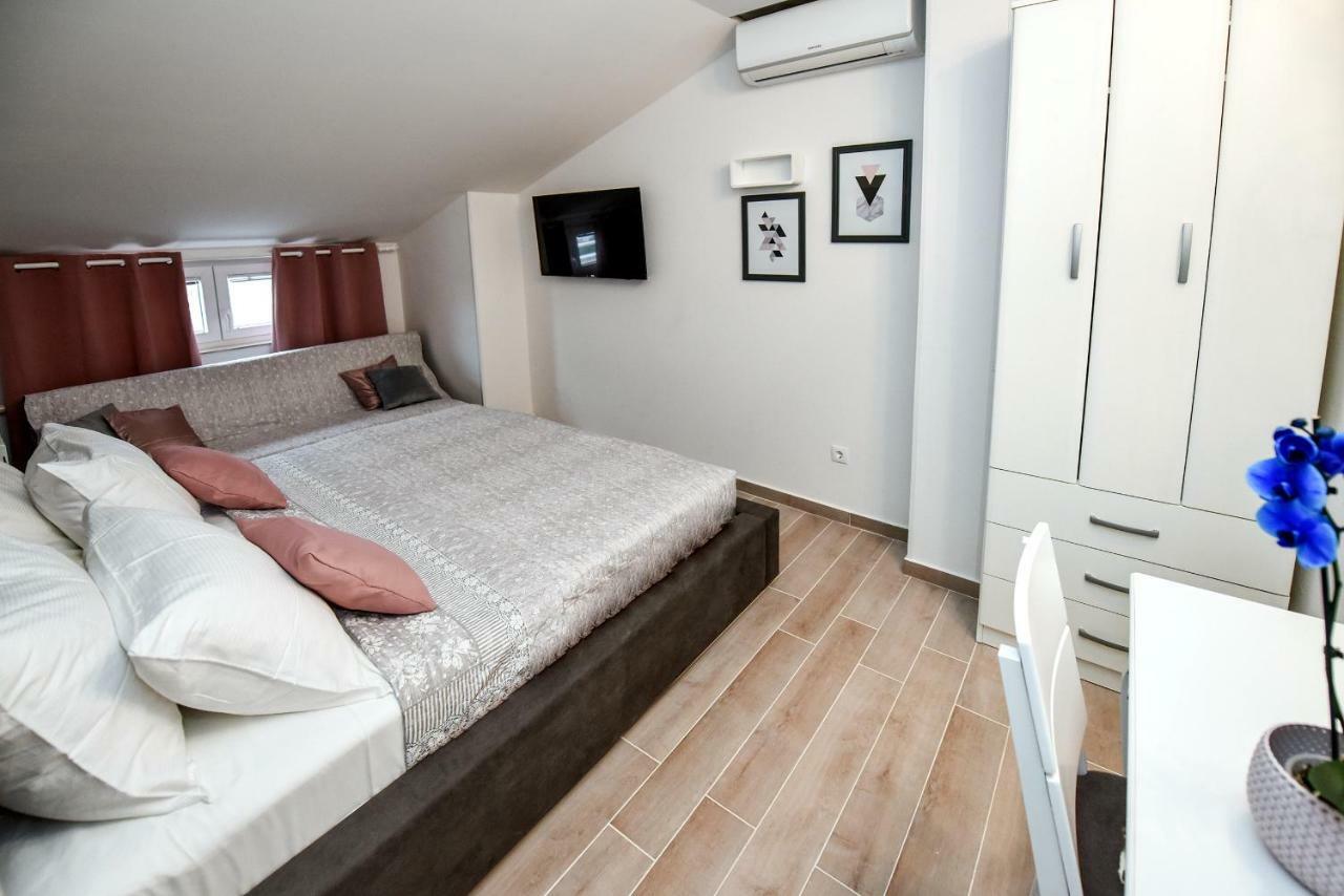 Apartments Miki 2 Novalja Eksteriør billede